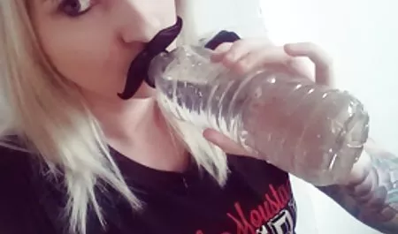 İki yıldır erotik sekiller bir fahişe aldı.
