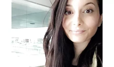Bu kız her zaman ne eortik yapacağını bulmak.