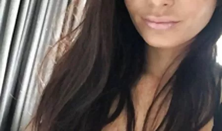 Onun için penisi marc dorcel izle çok büyük.