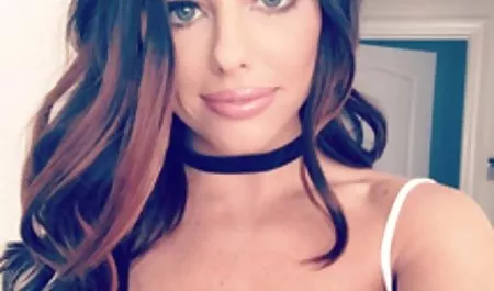 Büyük göğüsler Carmen, hardcore, üçlü erotikpornoizle