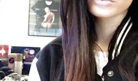 Lexi Kartel parmak büyük siyah horoz ve beyaz emme lez erotik