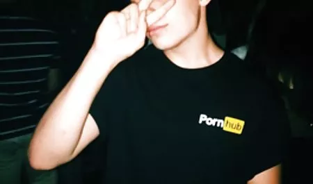Daisy Monroe horoz memnun erotik olgun ve göğüsleri üzerinde cum alır
