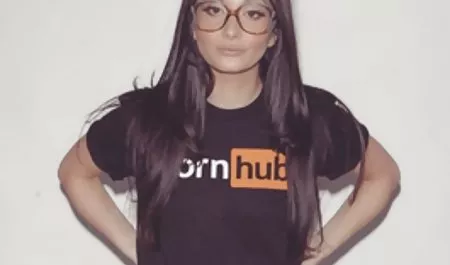 Seksi kızıl saçlı bebek yumuşak erotik am yalama bir gri saç