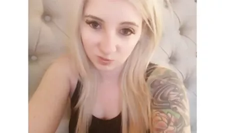 Acımasız bir Maço ile erotik hikaye dinle iki seksi kızlar, seks