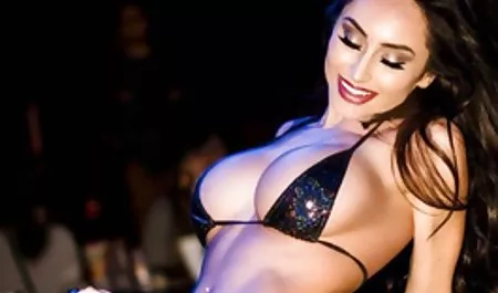 Siyah, erotik sinema filmleri koyu bir perde ile