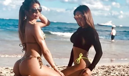 Anal eski erotik filmler ve oral ile orman toplu bir macera