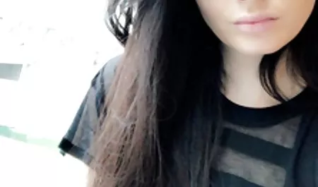 Güçlü eski seks filmleri bir KÖK yetişkin bir adam sürükleyin