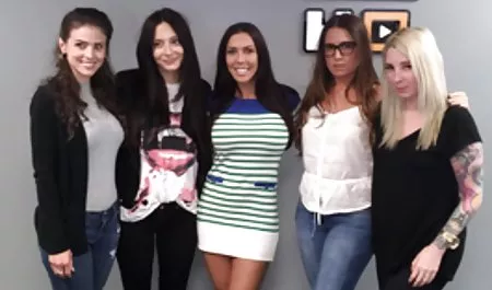 Alex Harper porn erotik bir mavi yapay penis ile kendini sikikleri