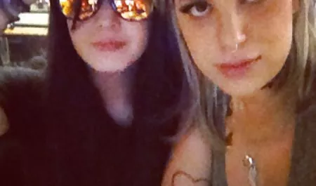 Strapon, yakın çekim, piercing, erotik seks vibratör