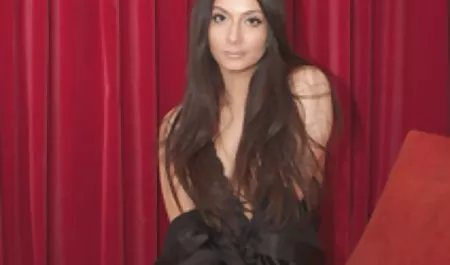 Bunlardan birini kırdı ve onunla birlikte sex hekayeleri olmuştu.