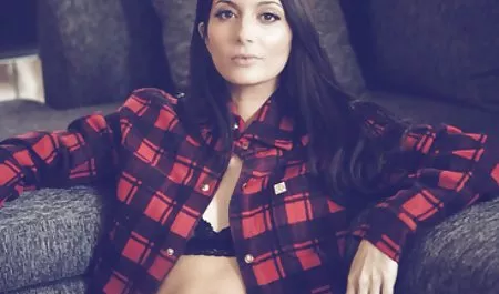 Arkadaşın gibi büyük horoz aldatma konulu erotik filmler ile