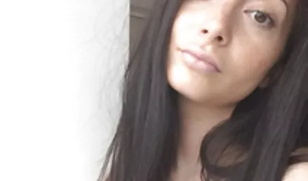 Katie eğlenceli erotik resimler ve samimi azarladı