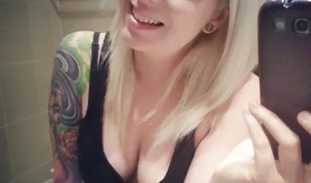 Olgun karanlık bir odada berbat dick erotik sex porn kadın