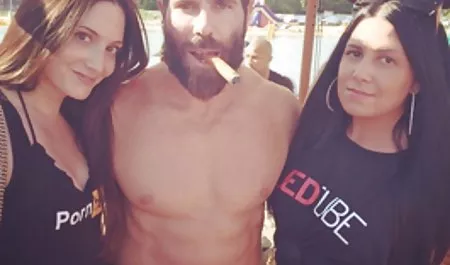 Kızlar seks için bir erotizim filmler adam vurdu