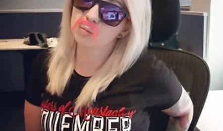 Dildo ile kız seks erotik